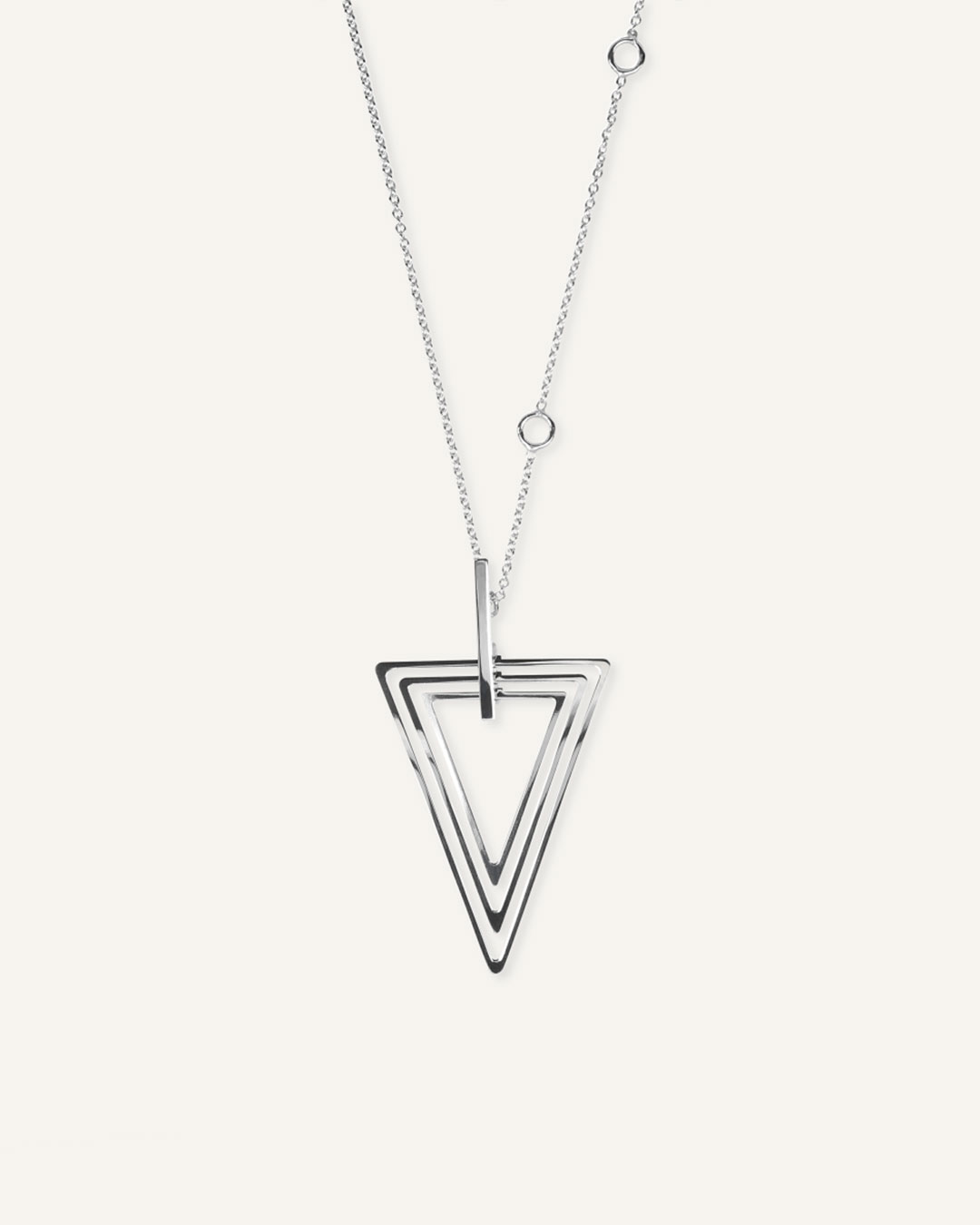 Ogrlica sa privjescima u obliku trokuta