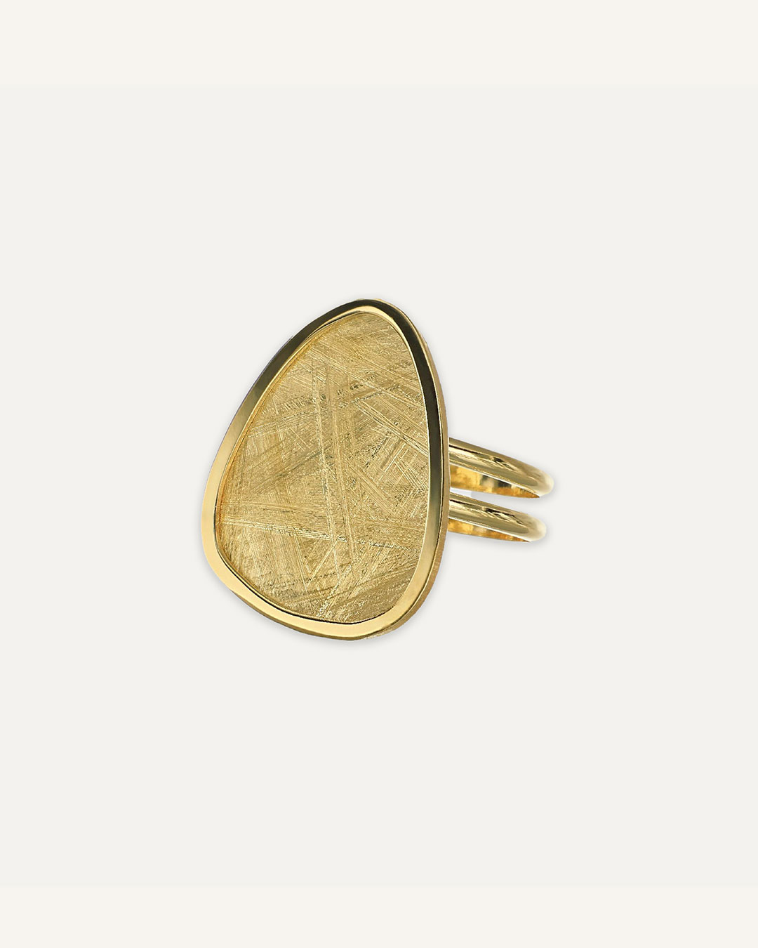 Matirani prsten nepravilnog oblika