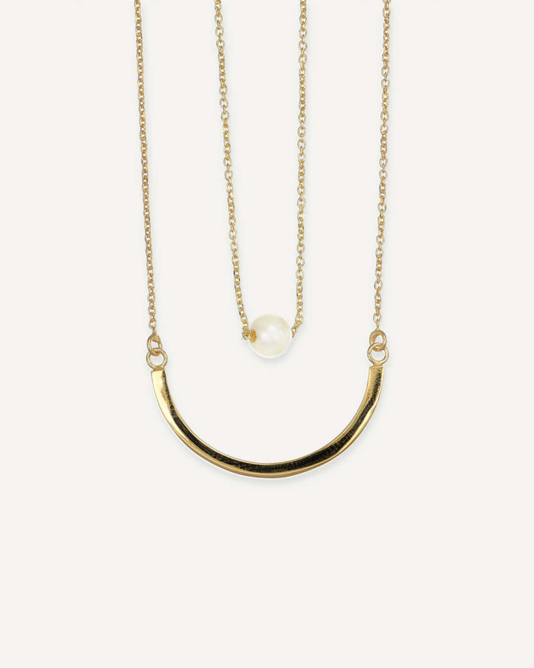 Ogrlica sa biserom i zaobljenim privjeskom