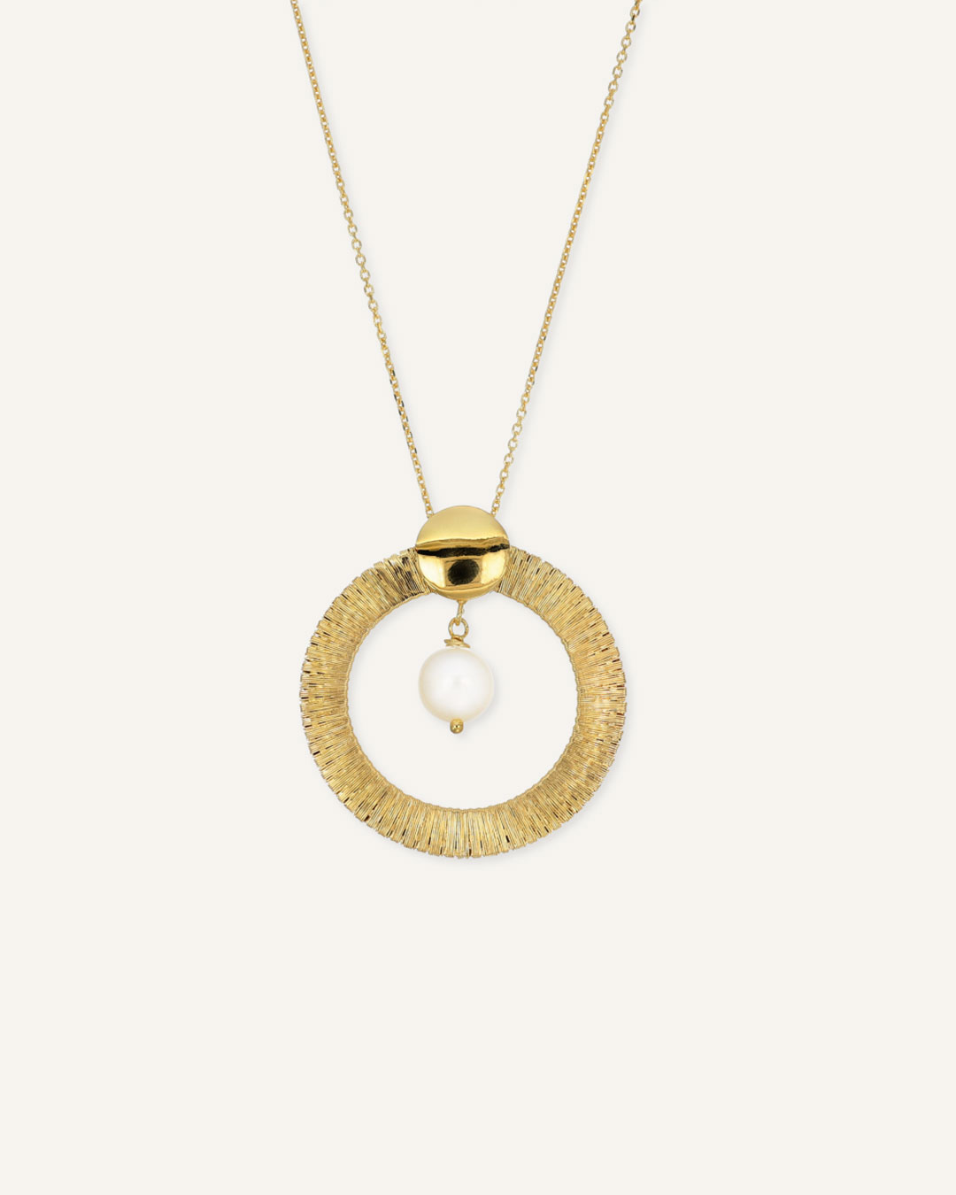 Ogrlica sa biserom unutar kruga