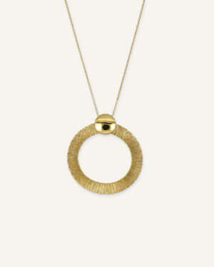 Ogrlica sa efektnim privjeskom